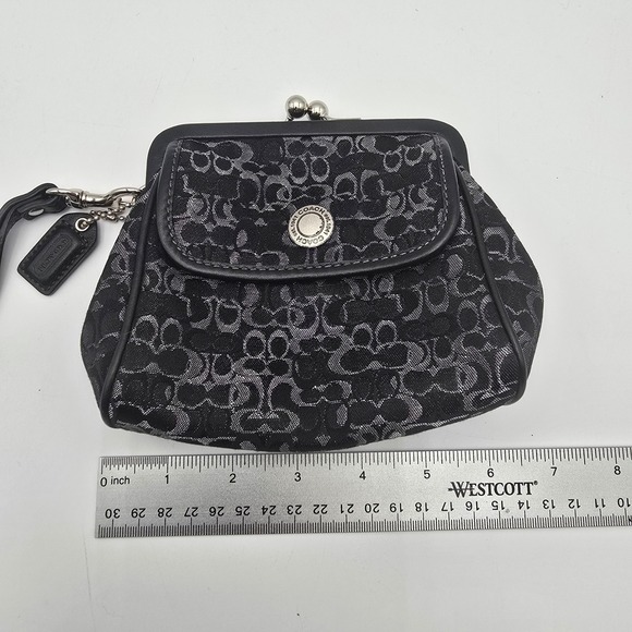 Coach Signature C Monogram Wristlet Pouch Black Silver Kiss Lock Clutch - Picture 3 of 6